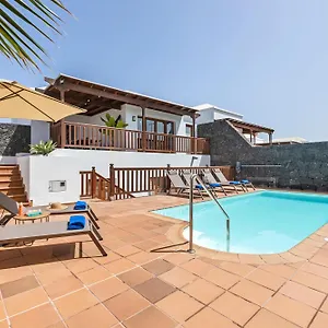  Villa Villa Rosa By Villalia